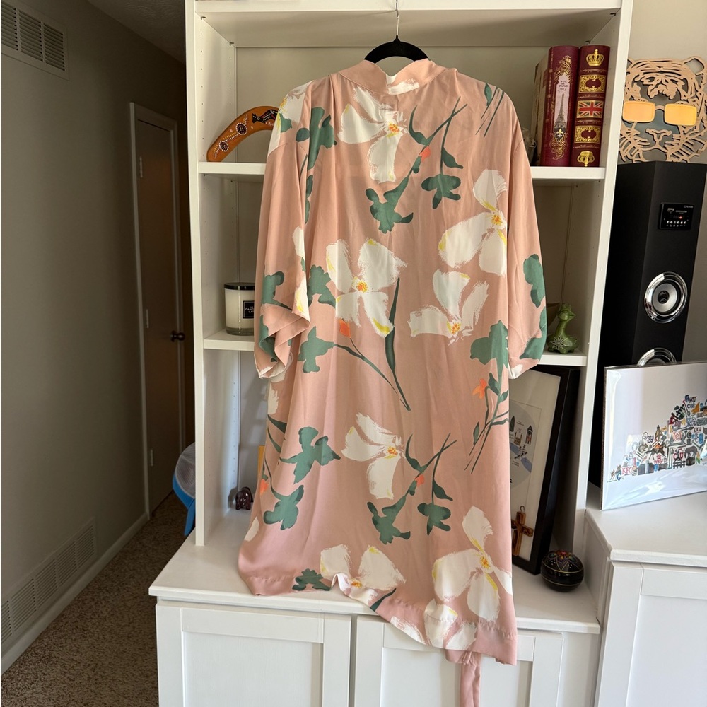 Nwt Floral Kimono Robe - Picture 2 of 5